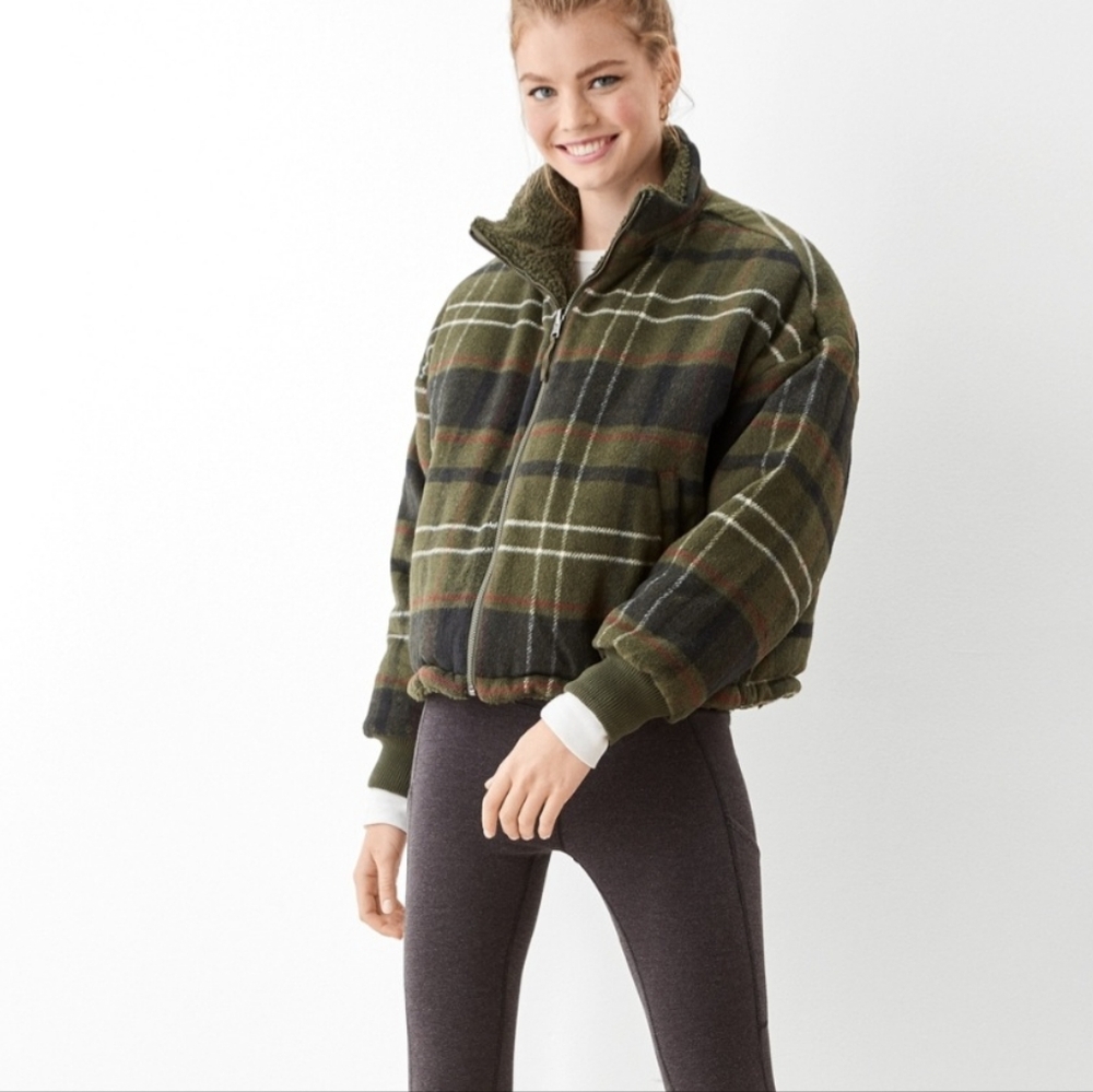 AE puffer jacket - Picture 2 of 4